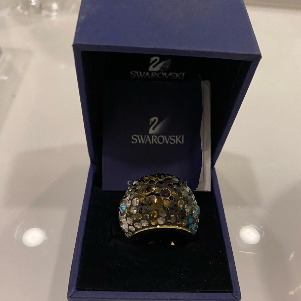 Swarovski Crystal Cocktail Ring. Purple and blue.